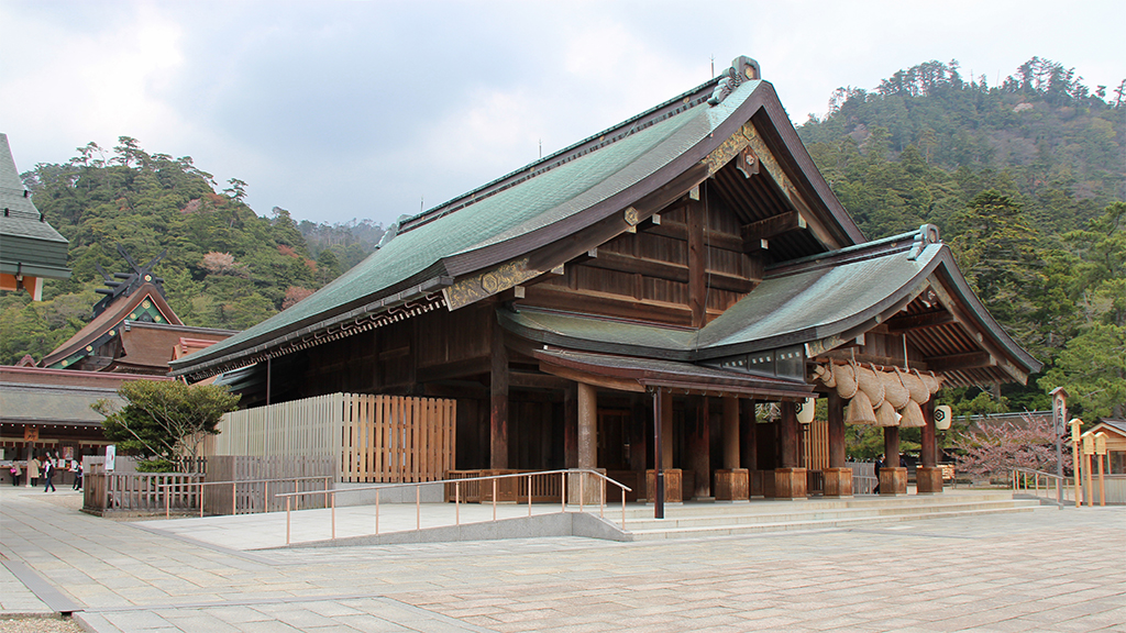 Hatsumode at Izumo Grand Shrine & Adachi Museum of Art